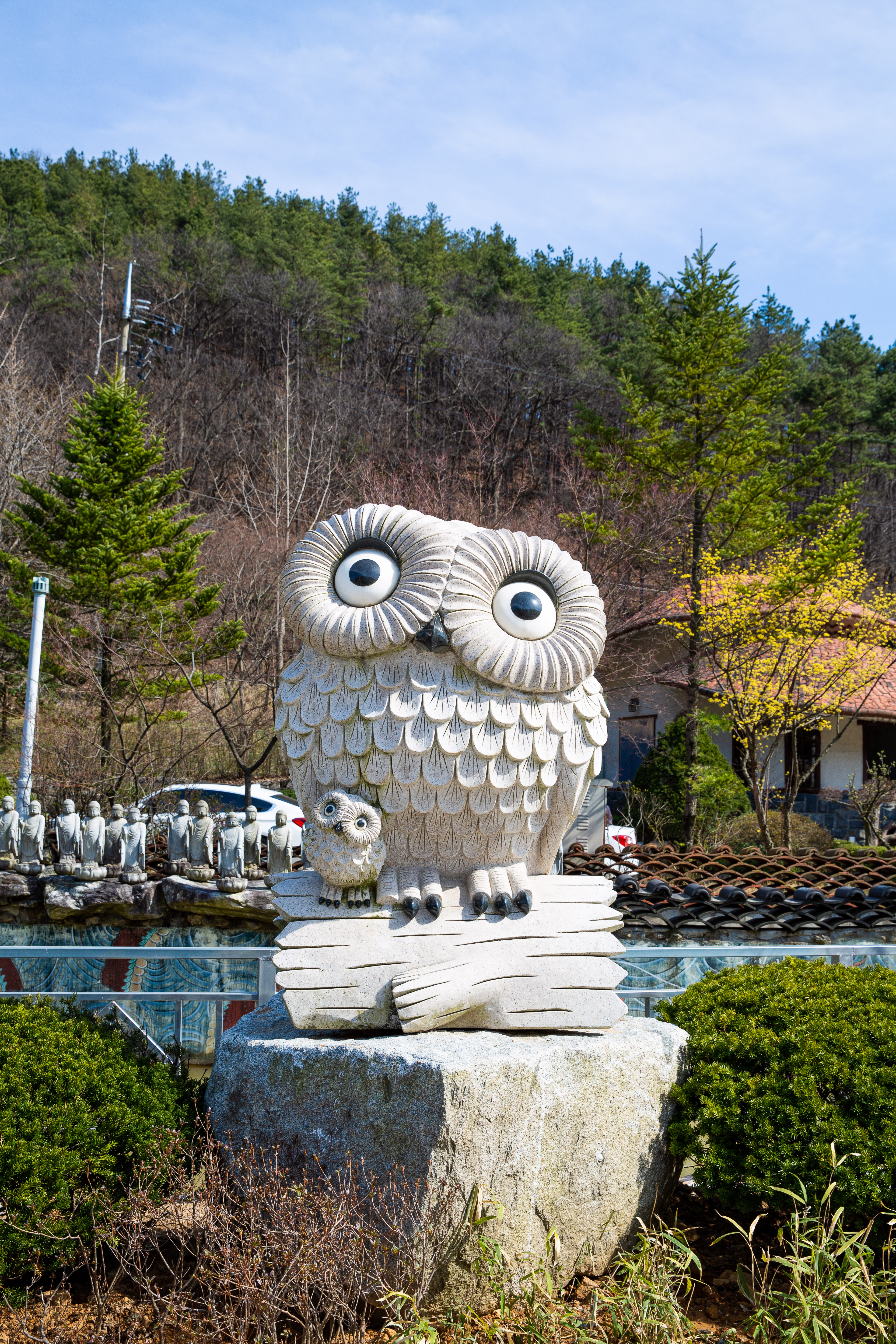 부엉이 조각상