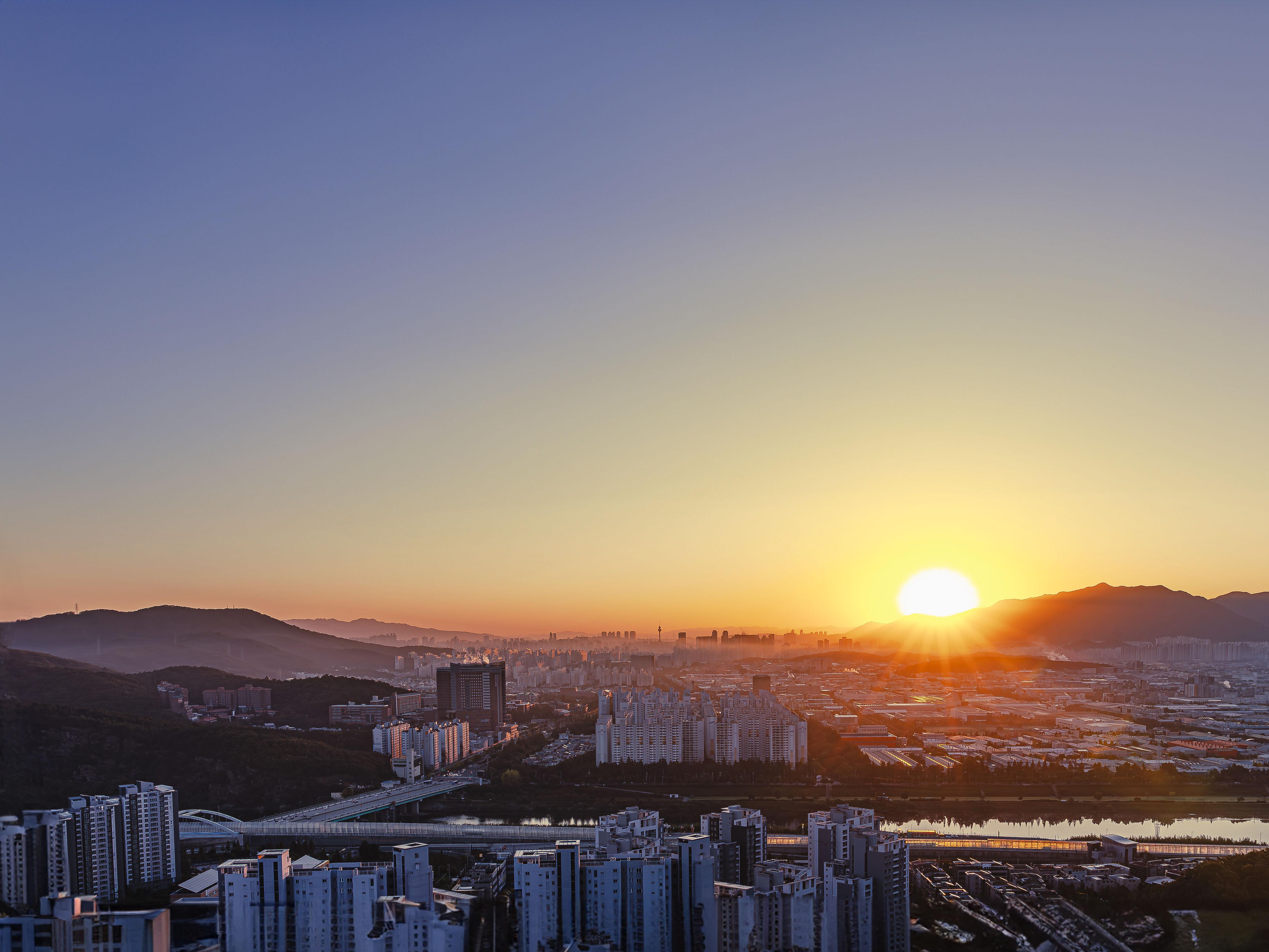 도심의 일출